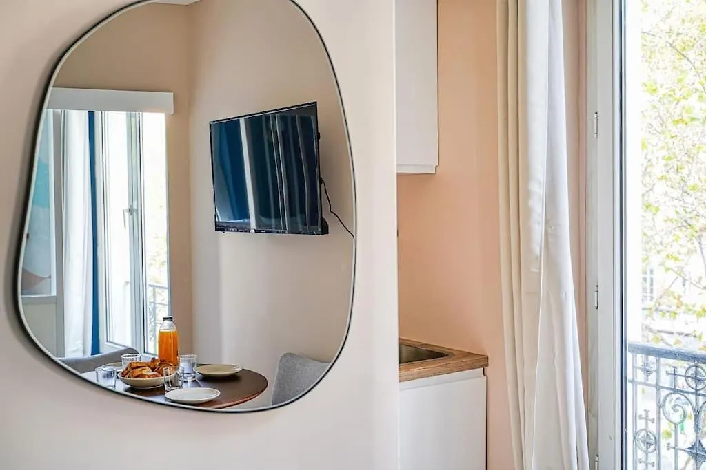 Colore Wagram - Ii Apartment